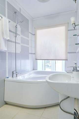 Гостиница Достоевский Ярославль Полулюкс с видом на окрестности-7