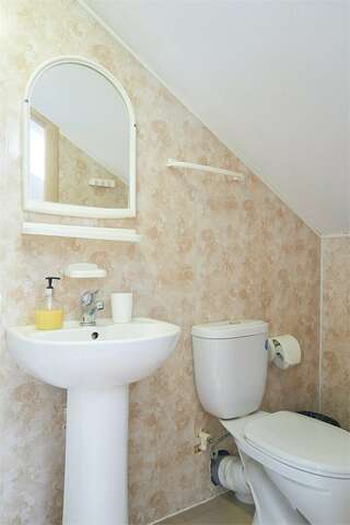 Гостиница Достоевский Ярославль Стандарт (мансарда)-3