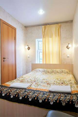 Гостиница Достоевский Ярославль Небольшой двухместный номер эконом-класса-1